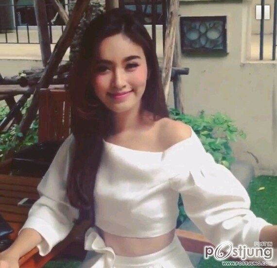 อั้ม พัชราภา น่ารักมาก ทานส้มตำ กับสองสาวสวย ปอย และ เมย์ งานนี้มีคลิปด้วย อั้มกรี๊ดดังมาก ดูกันเร็ว