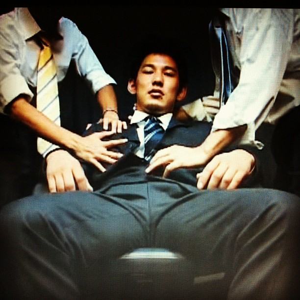 เขากำลังทำอะไรกันหรอคะ ?