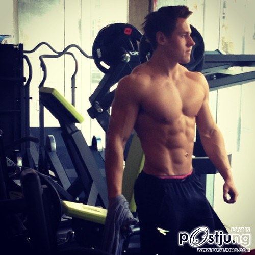 male body 050
