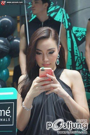 เมย์ นางร้ายสุดสวย งานนี้ก็นางจัดเต็มเริ่ดใม่เบา ในงาน Tresemme