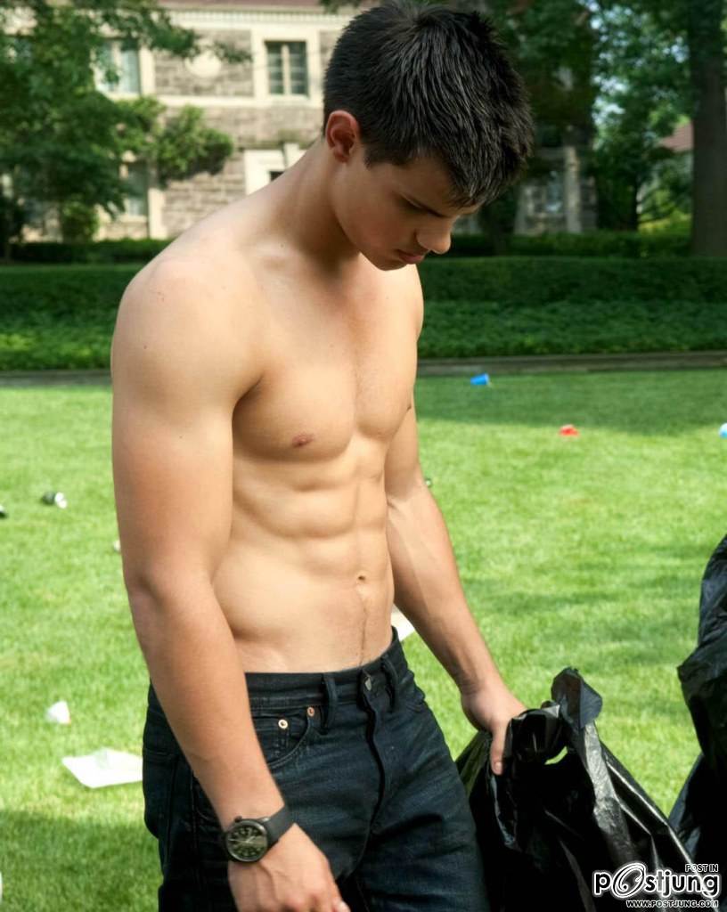 Taylor Lautner กล้ามน่ากัดๆ