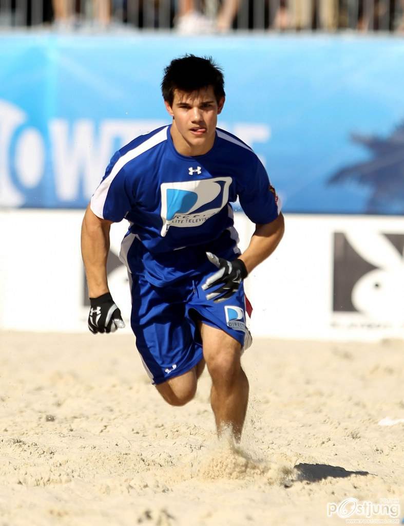 Taylor Lautner กล้ามน่ากัดๆ