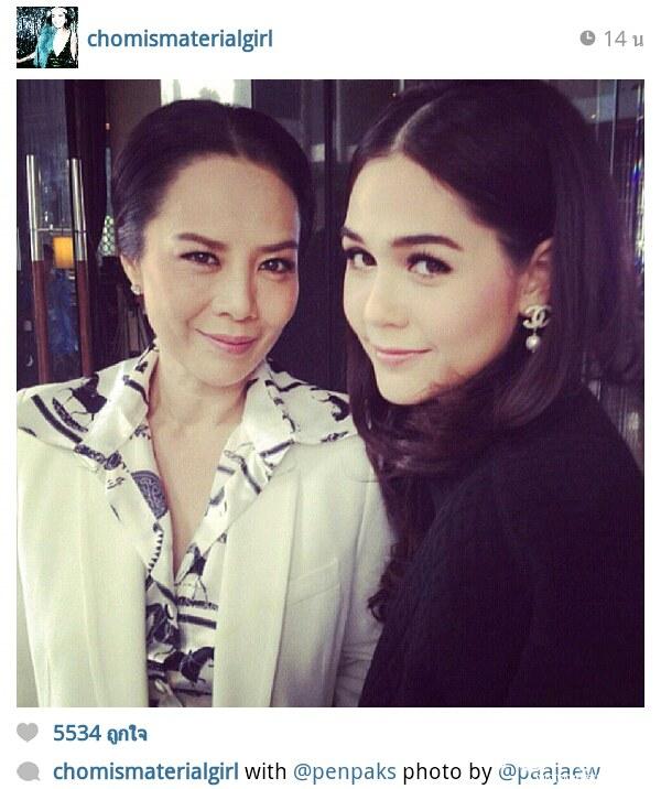 สองนางพญา ชมพู่ และ ต่าย. สวยหรูดูแพง ในกองถ่าย จาก Instargram