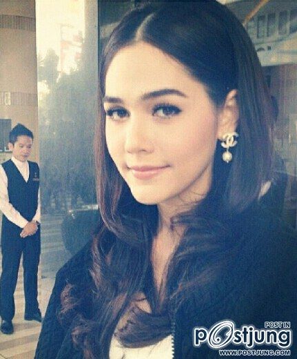 สองนางพญา ชมพู่ และ ต่าย. สวยหรูดูแพง ในกองถ่าย จาก Instargram