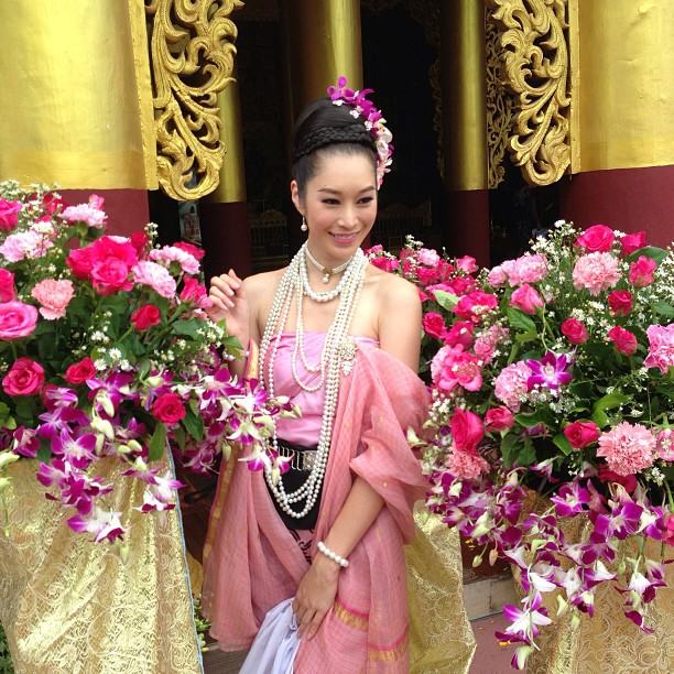ฉัตร ปริยฉัตร ลิ้มธรรมมหิศร ขาว สูง สวย