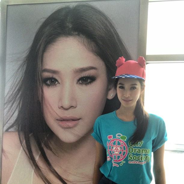 ฉัตร ปริยฉัตร ลิ้มธรรมมหิศร ขาว สูง สวย