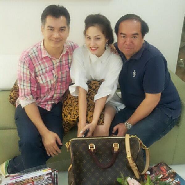 Usamanee Waitayanon fanpage (ขวัญ อุษามณี)