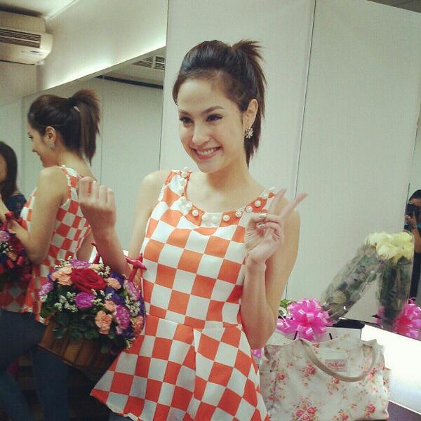 Usamanee Waitayanon fanpage (ขวัญ อุษามณี)