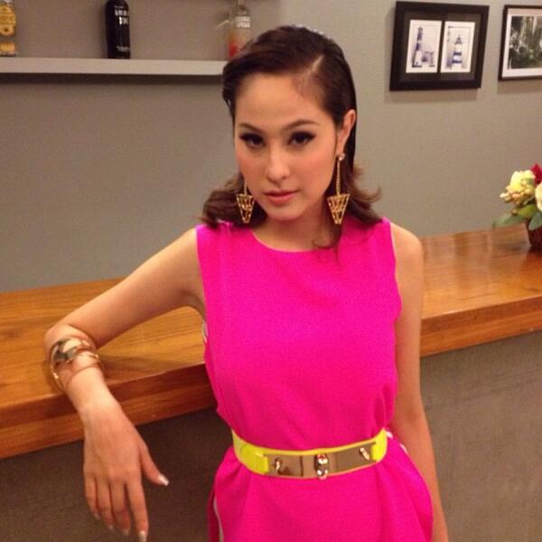 Usamanee Waitayanon fanpage (ขวัญ อุษามณี)
