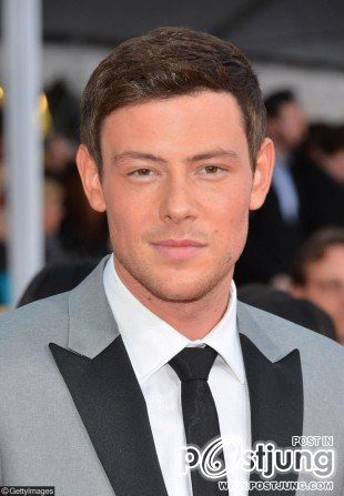 โครี มอนทีธ (Cory Monteith) นักแสดงจากละครซีรีส์ชุด Gree. เสียชีวิตแล้วเมื่อวาน