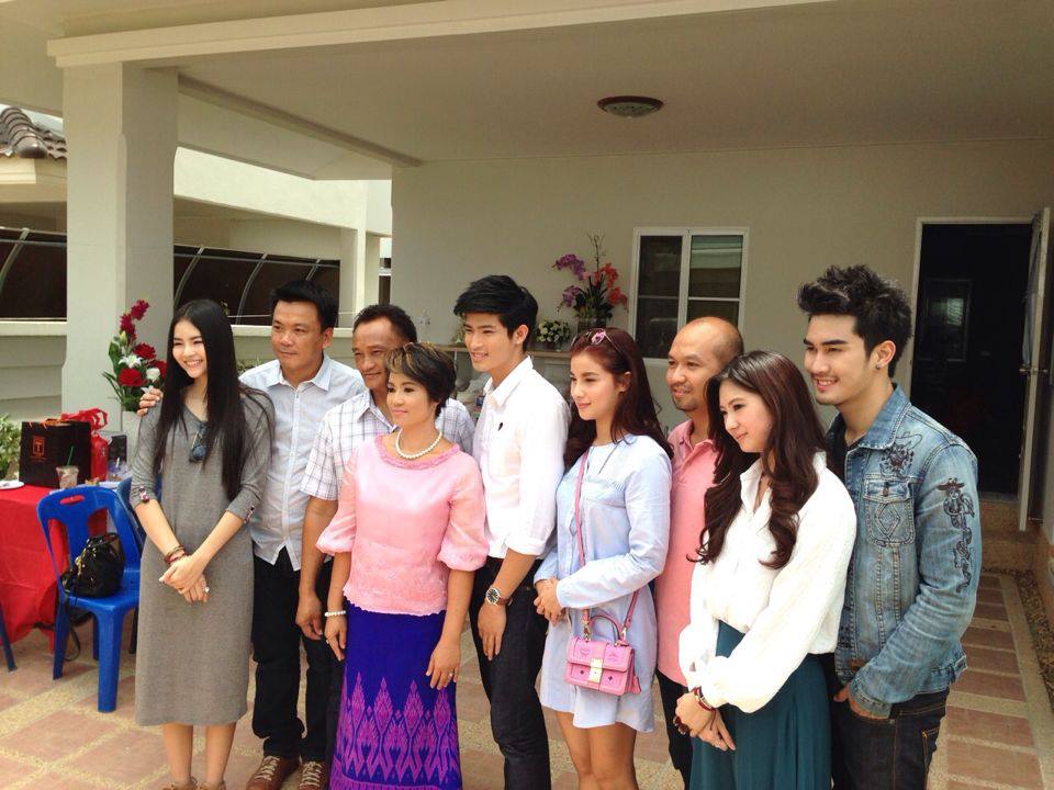 ตูมตาม กตัญญูซื้อบ้านใหม่สุดหรูหราย่านอ่อนนุช ให้พ่อแม่