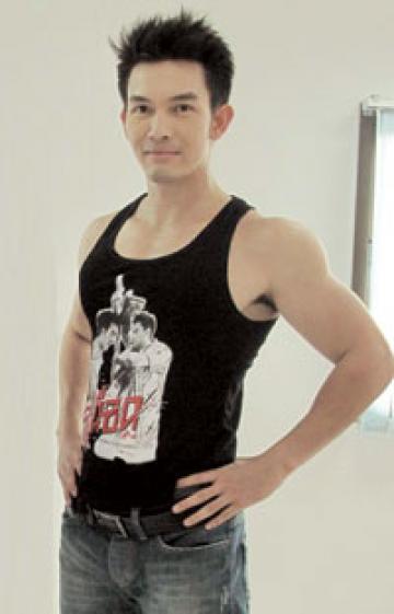 อั้ม อธิชาติ ฉุนจัด โดนว่าเข้าซาวน่าเกย์ที่มาเก๊า ท้างัดรูปมาโชว์เลย