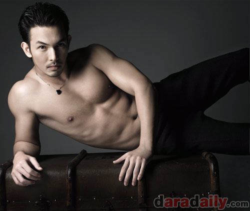 อั้ม อธิชาติ ฉุนจัด โดนว่าเข้าซาวน่าเกย์ที่มาเก๊า ท้างัดรูปมาโชว์เลย