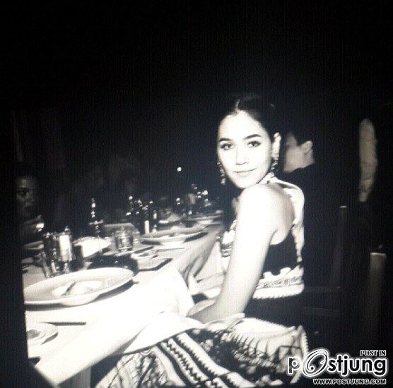 นางเอกสุดฮ๊อต ชมพู่ อารยา ดินเนอร์สุดหรู ต้อนรับสองนางแบบซุปเปอร์สตาร์ นางฟ้า จาก วิคตอเรียซีเคร็จ