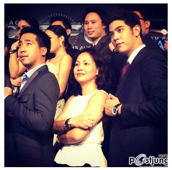 รวมบรรยากาศ ความสวยประหาร ของอั้ม พัชราภา และดาราบนเวที ในงาน Siam Pargon Watch Expo