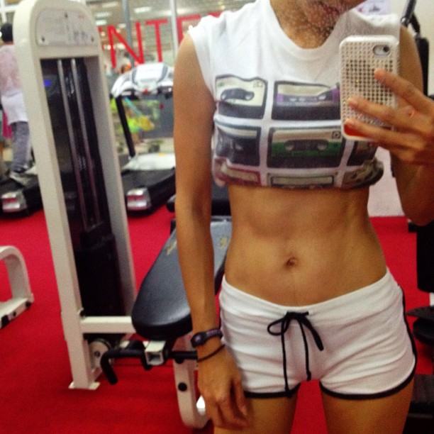 นุ๊ก สุทธิดา โชว์กล้ามท้องสุดฟิต พร้อมชวนออกกำลังกาย