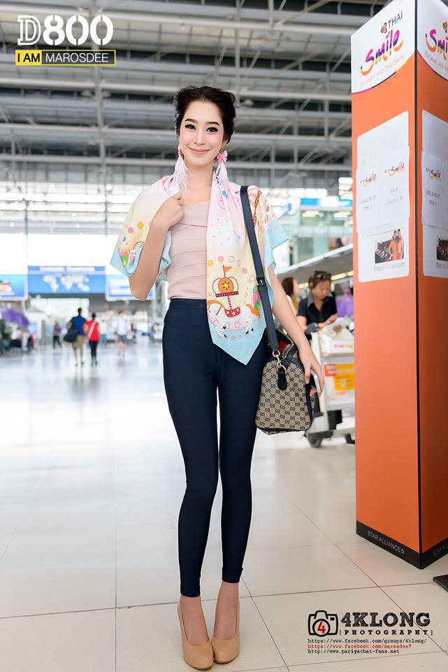 ฉัตร ปริยฉัตร ลิ้มธรรมมหิศร ขาว สูง สวย
