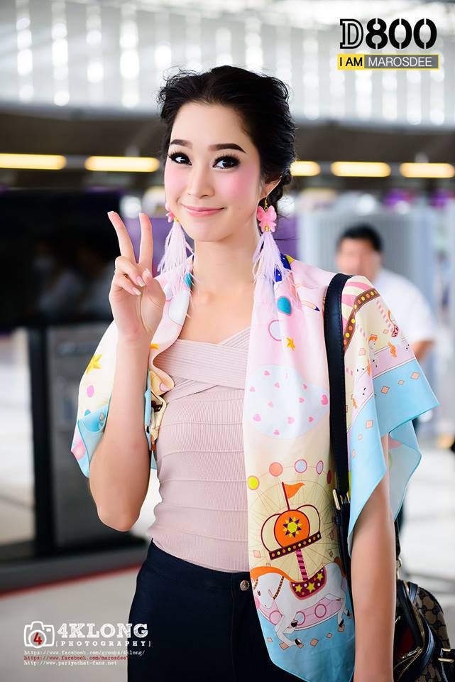 ฉัตร ปริยฉัตร ลิ้มธรรมมหิศร ขาว สูง สวย