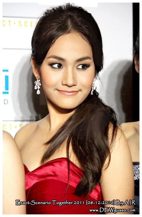 น้ำตาล เดอะสตาร์