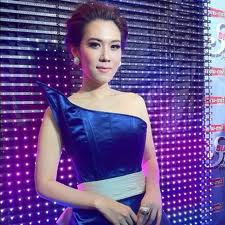 เมย์ เฟื่อง....