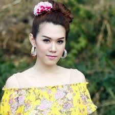 เมย์ เฟื่อง....