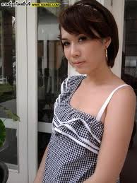 เมย์ เฟื่อง....