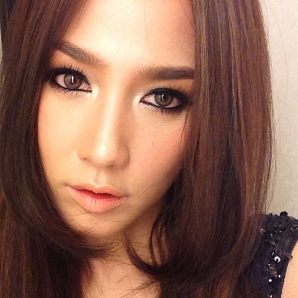 ทรงผมแสกกลางของ 'อั้ม พัชราภา' ฆ่าทุกนางตายทุกราย