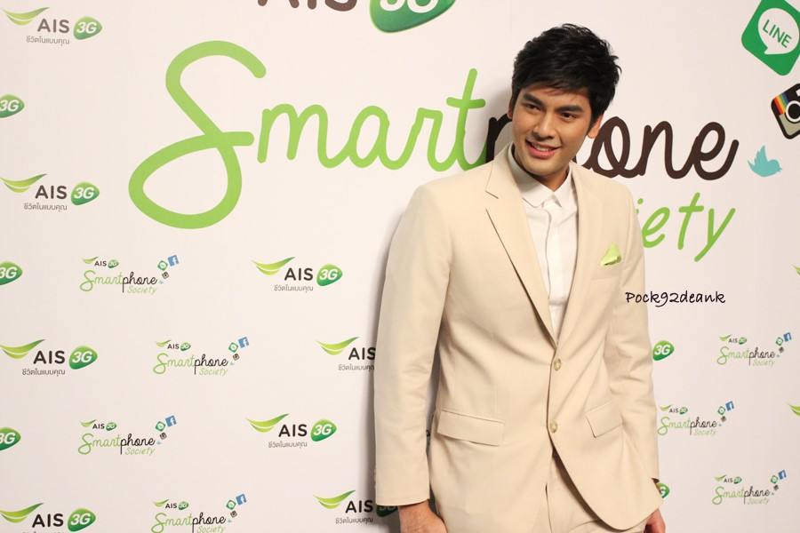 บอม-เบลล่า  @งานAIS 3G smartphone society