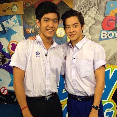 นายว่าเราหล่อยัง