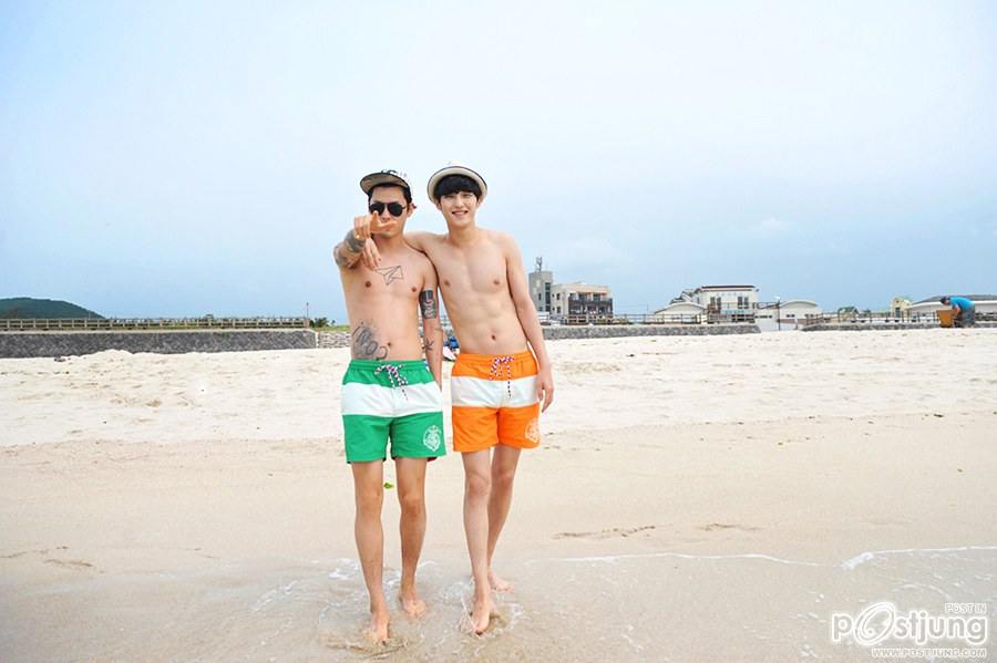หนุ่มขาวๆที่ชายหาด