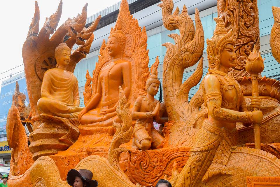 เพิ่มเติมภาพ แห่เทียนจ.อุบลราชธานี