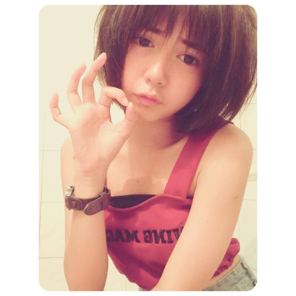น้องเอื้อย สาวน้อยที่มียอดผู้ติดตาม facebook เหยียบเเสน!