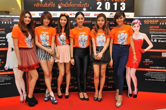 เหล่าดาราร่วมใจช่วยขายเสื้อ รายได้มอบให้มูลนิธิสวัสดิการนักแสดงอาวุโสโดยไม่หักค่าใช้จ่าย