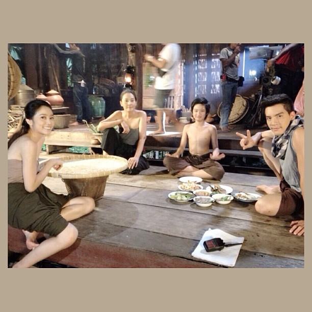 จัดเต็มเบื้องหลังเรือนกาหลง ละครที่หลอนที่สุดเเห่งปี