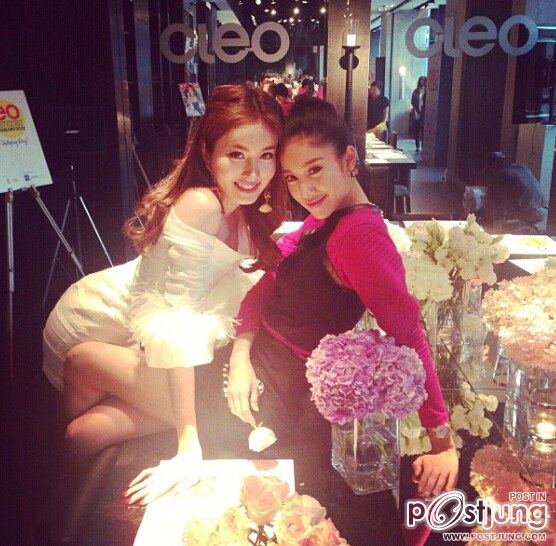 สองคู่สุดซี้ ปอย ตรีชฏา กับ แตงโม ภัทรธิดา เมื่อสองคนมาเจอกัน ทั้งคู่เลยขอโพสท่าจัดเต็ม
