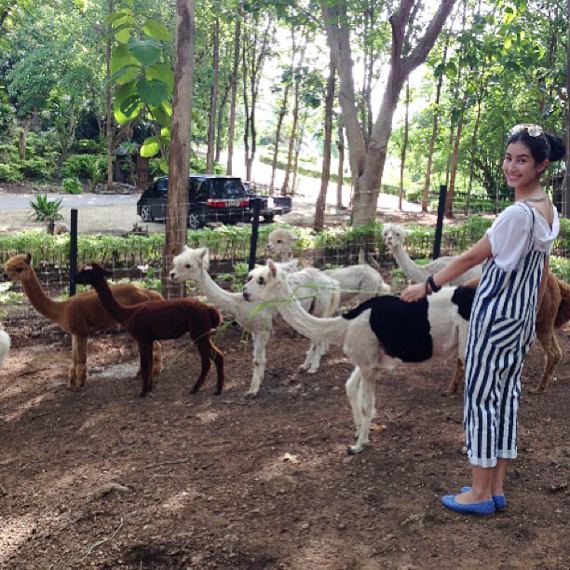 มิ้นต์ ชาลิดา เที่ยวพักผ่อนกับครอบครัว น่ารักอ่ะ