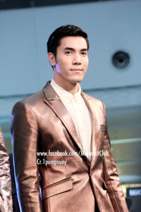 ไม้ วฤษฎิ์ ศิริสันธนะ พระเอกหนุ่มมาดเข้ม จากละครผู้ดีอีสาน