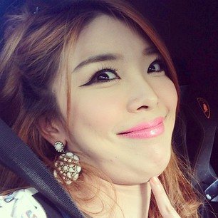 หญิงแย้ สวย รั่ว ฮา คือสโลแกนเธอ