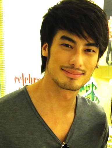 ดาราชายในฝันของใครหลายคน 9