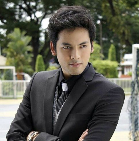 บอม ธนิน  หลินหลานเซ่อ   หล่อแมนแฮนซั่ม!!