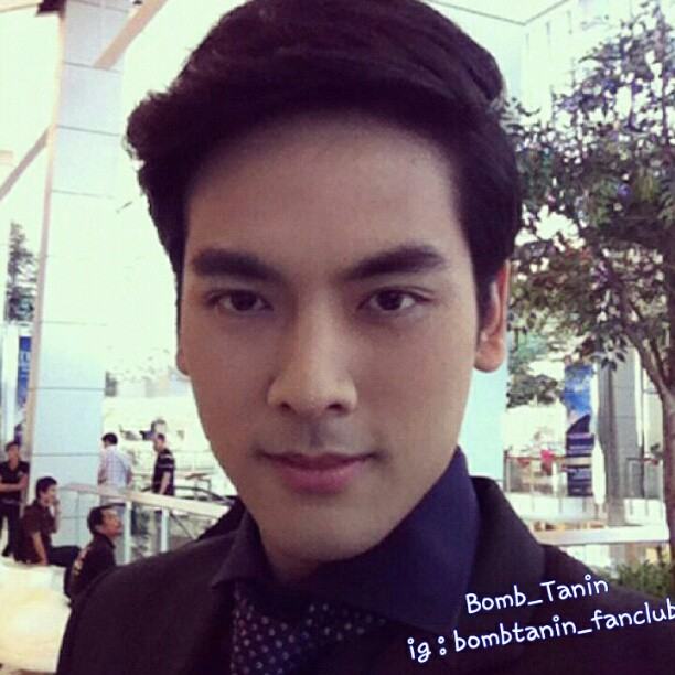 บอม ธนิน  หลินหลานเซ่อ   หล่อแมนแฮนซั่ม!!
