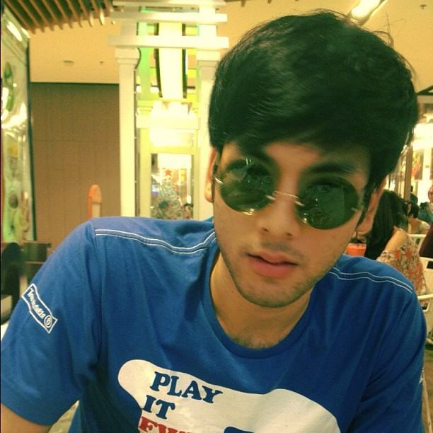บอม ธนิน  หลินหลานเซ่อ   หล่อแมนแฮนซั่ม!!
