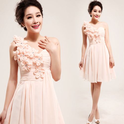 แฟชั่น ชุดยกน้ำชา สวยหวานและดูดี