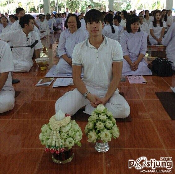 พระเอกนางเอก คู่ขวัญ ณเดช ญาญ่า ทำบุญร่วมชาติ ตักบาตร ร่วมขัน
