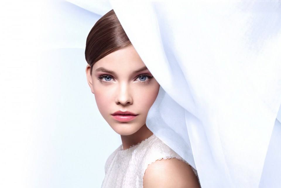 ใบหน้าอันสวยเก๋ของ Barbara Palvin