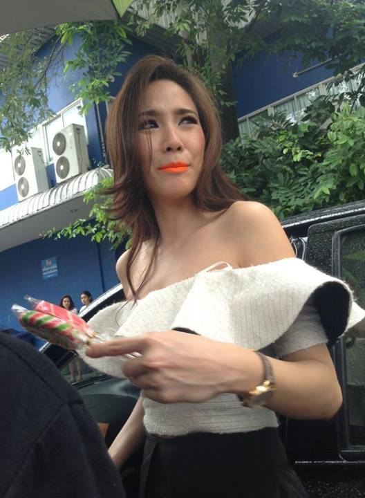 'อั้ม พัชราภา' Super Star No.1 กับ สีลิปติก 3D (28/07/2556)