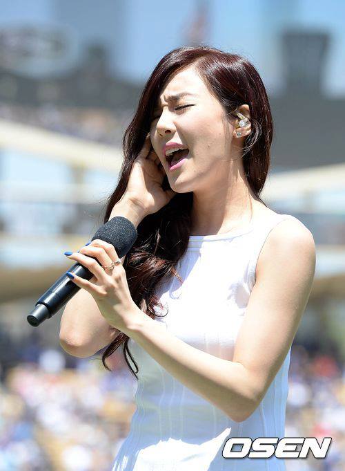 แทยอน+ทิฟฟานี่ ที่ Dodger stadium  @ America