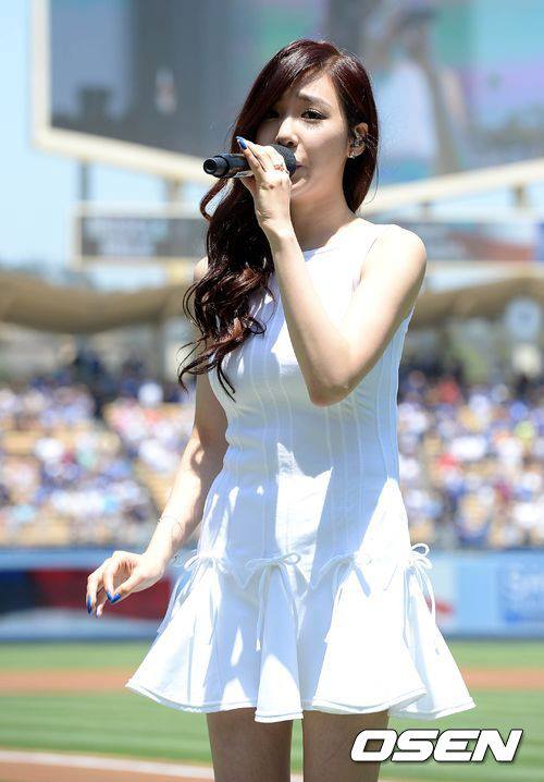 แทยอน+ทิฟฟานี่ ที่ Dodger stadium  @ America