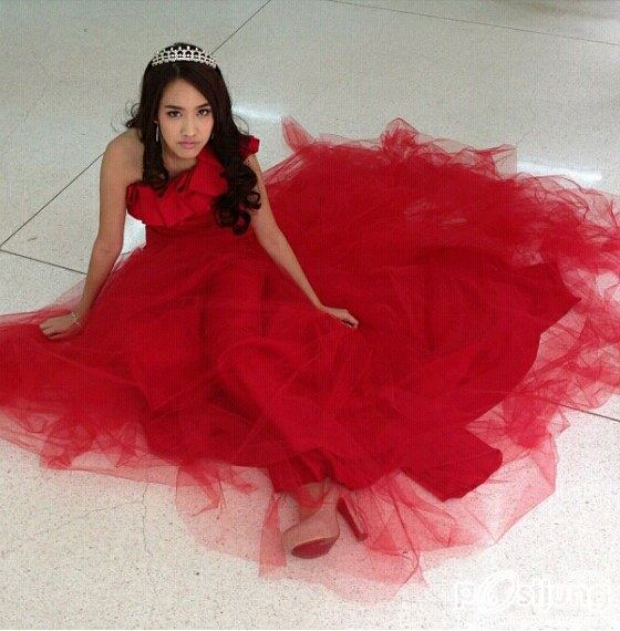 นางเอกซุปเปอร์สตาร์นอ้งใหม่ มิน พีชญา ทำใมเธอถึงสวยขนาดนี้
