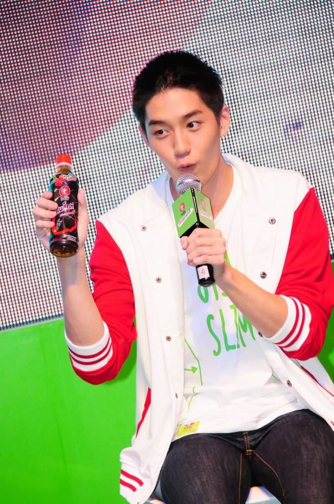 ต่อ เก้า มาร์ช ในงาน Slimtherone party
